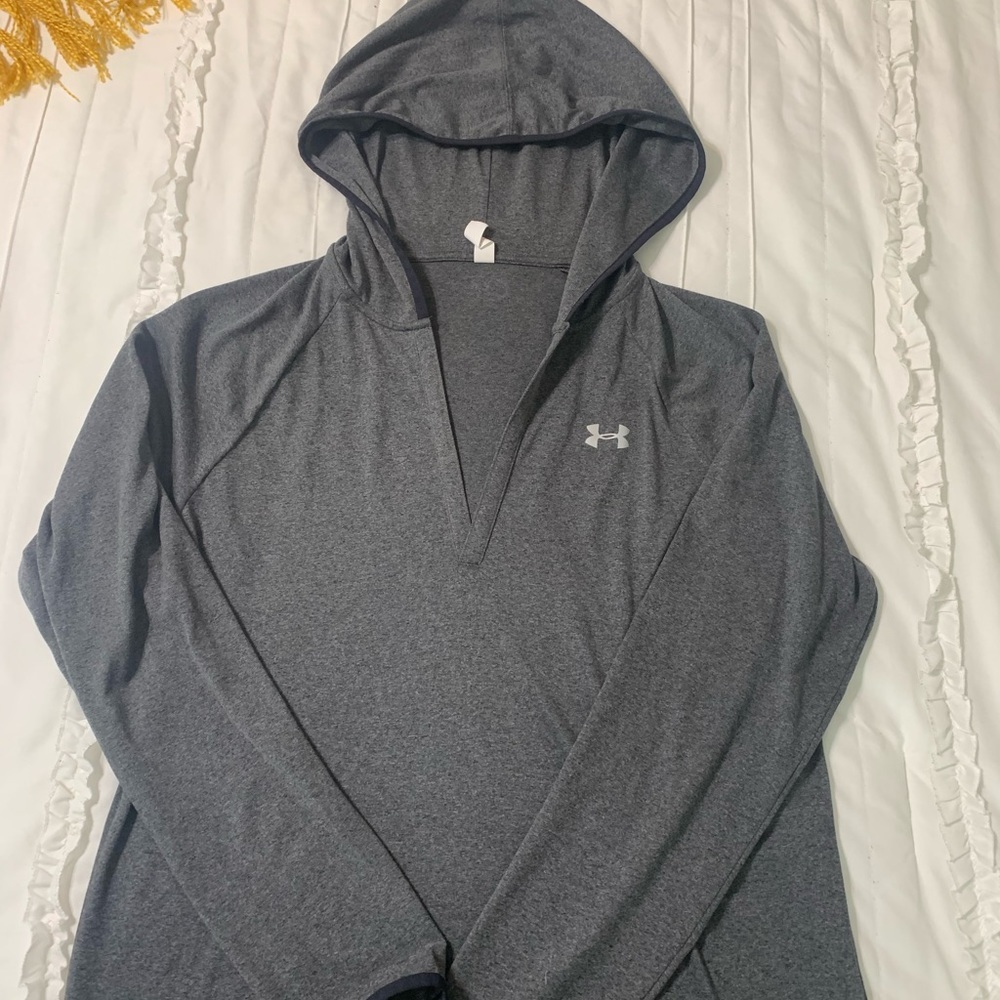 Under armor workout top with hood size large